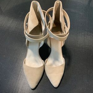 Joe’s Jeans Cream Suede Leather Laney Heel 10